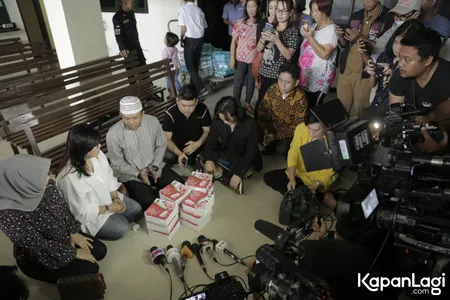 Foto Tuty Suratinah Ibunda Kriss Hatta