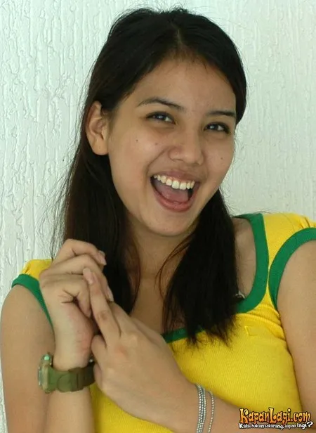 Foto Tya Ariestya