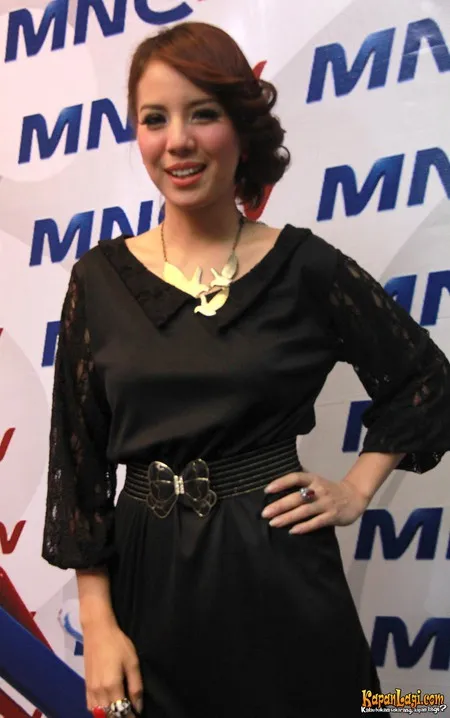 Foto Tya Ariestya