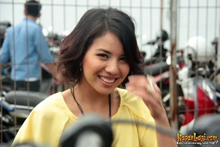 Foto Tya Ariestya