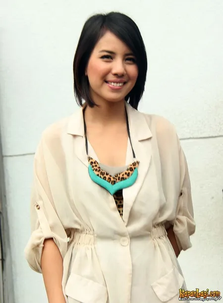Foto Tya Ariestya