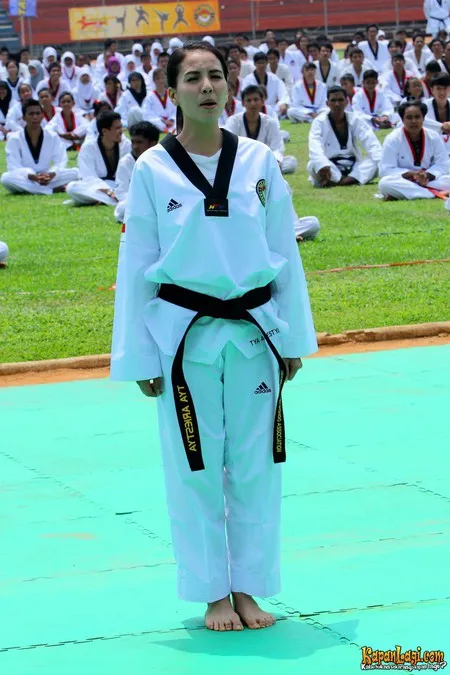 Foto Tya Ariestya