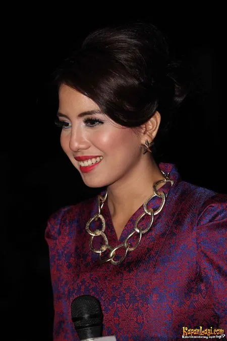 Foto Tya Ariestya