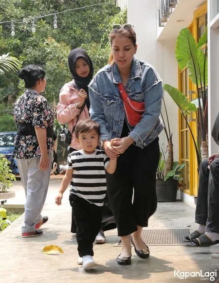 Foto Tya Ariestya