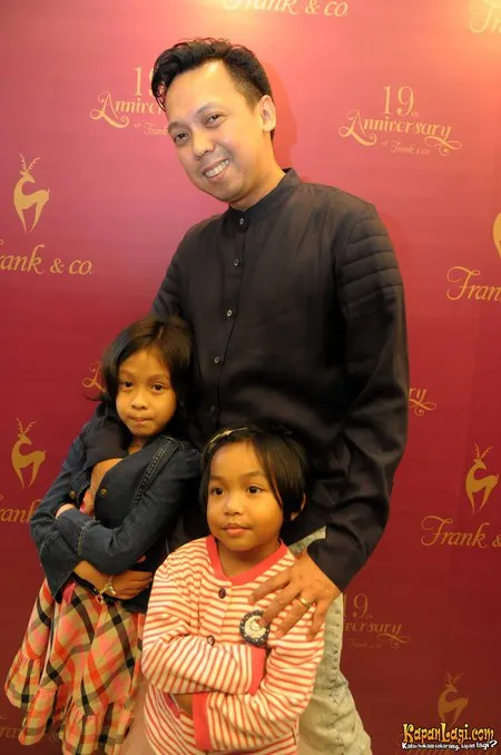 Foto Udjo Project Pop