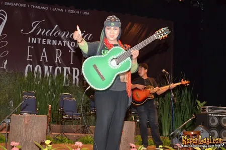 Foto Ully Sigar Rusady