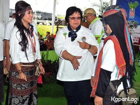 Foto Ully Sigar Rusady