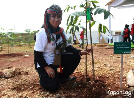 Foto Ully Sigar Rusady