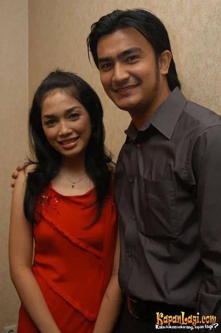 Foto Ussy Sulistiawaty