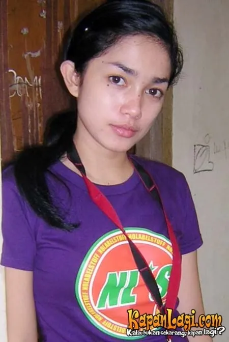 Foto Ussy Sulistiawaty