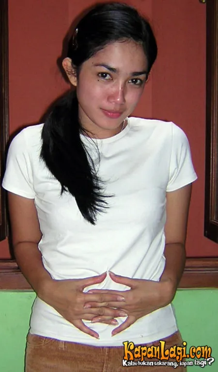 Foto Ussy Sulistiawaty