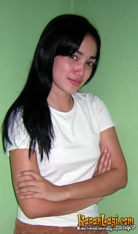 Foto Ussy Sulistiawaty