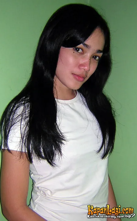 Foto Ussy Sulistiawaty