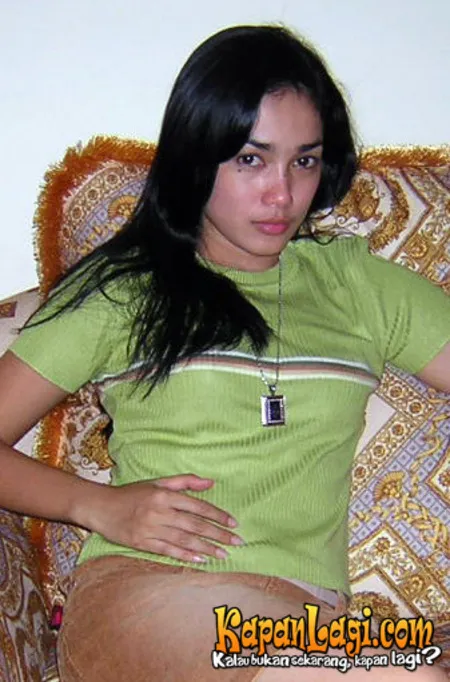 Foto Ussy Sulistiawaty