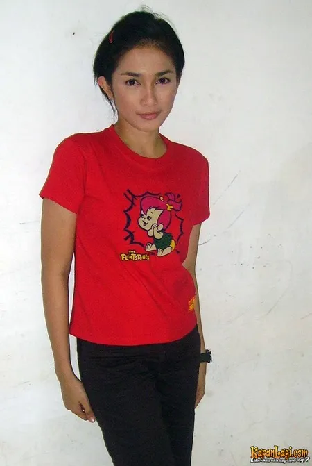 Foto Ussy Sulistiawaty