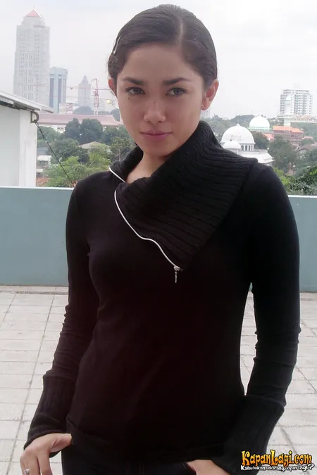 Foto Ussy Sulistiawaty