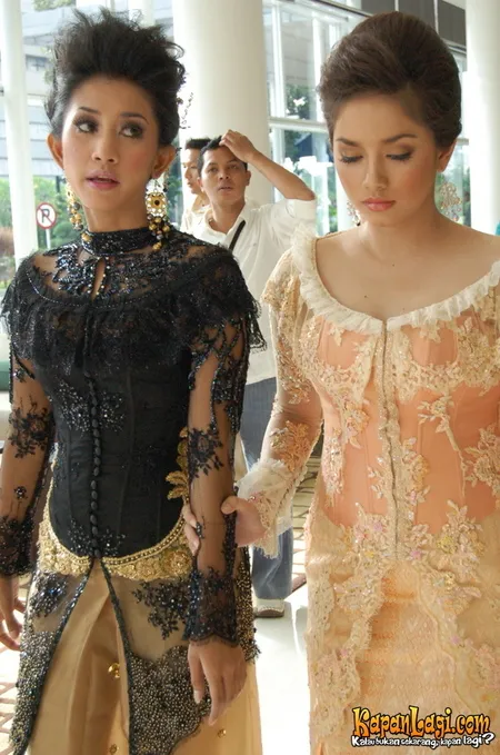 Foto Ussy Sulistiawaty