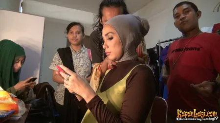 Foto Ussy Sulistiawaty