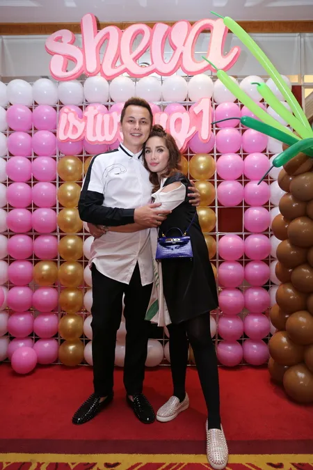 Foto Ussy Sulistiawaty