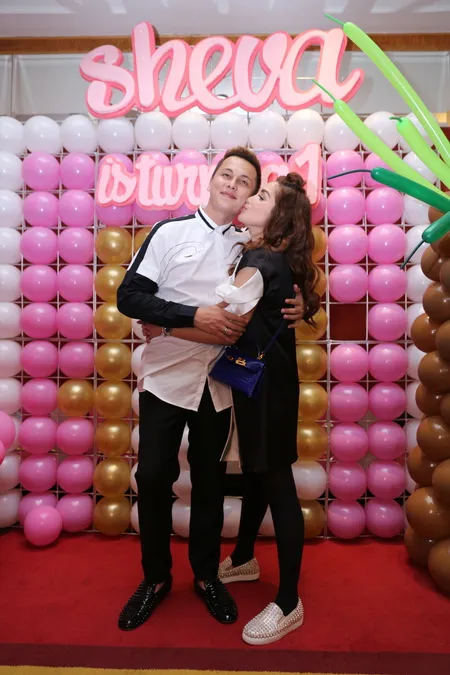 Foto Ussy Sulistiawaty