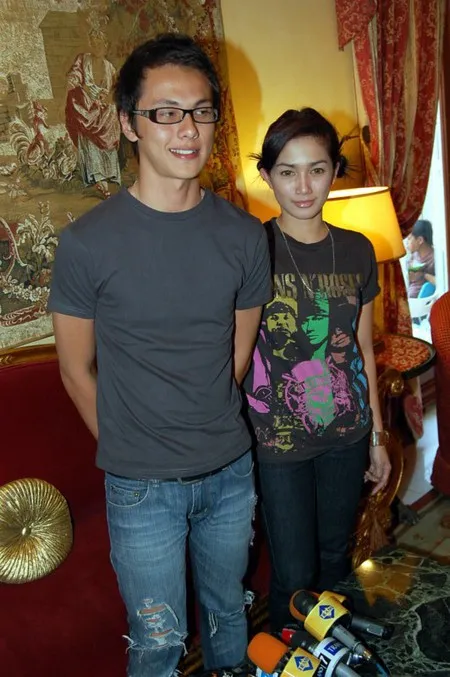 Foto Ussy Sulistiawaty