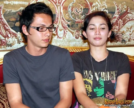 Foto Ussy Sulistiawaty