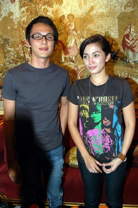 Foto Ussy Sulistiawaty