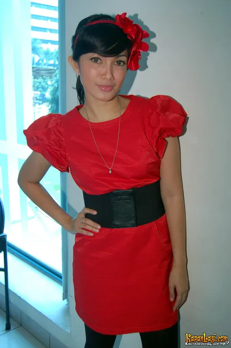 Foto Ussy Sulistiawaty