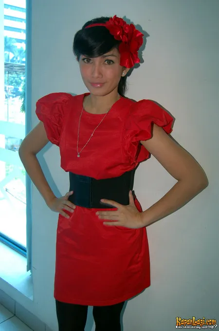 Foto Ussy Sulistiawaty