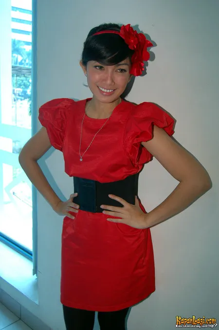 Foto Ussy Sulistiawaty