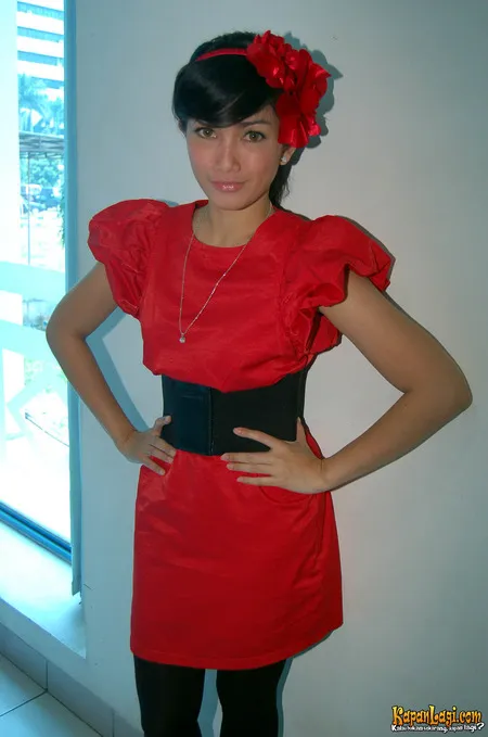 Foto Ussy Sulistiawaty