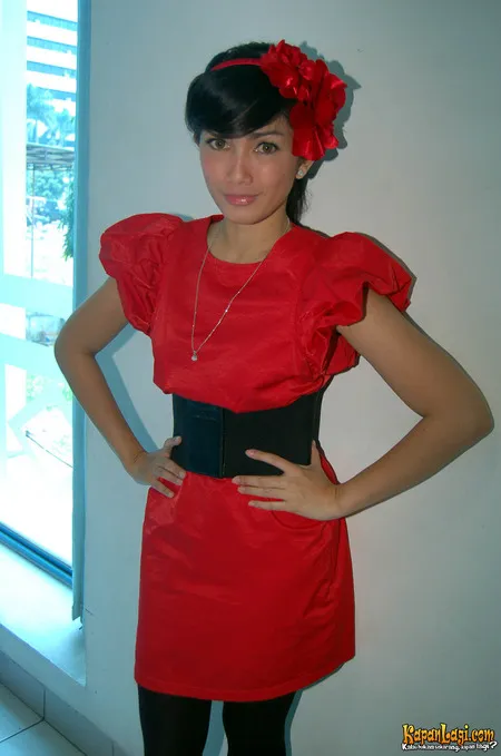 Foto Ussy Sulistiawaty