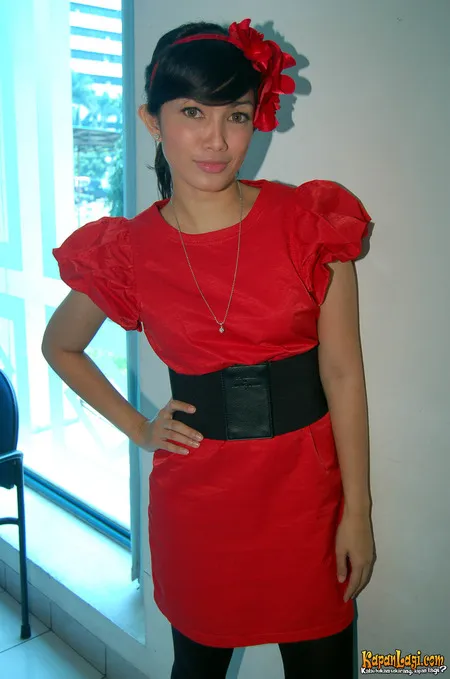 Foto Ussy Sulistiawaty