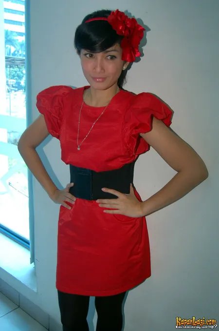 Foto Ussy Sulistiawaty