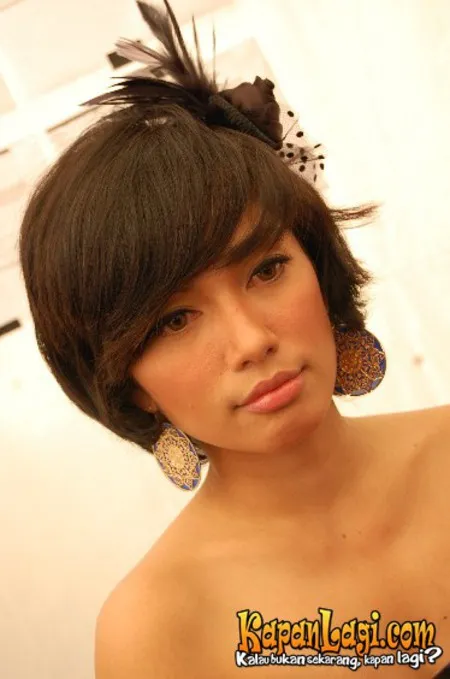 Foto Ussy Sulistiawaty
