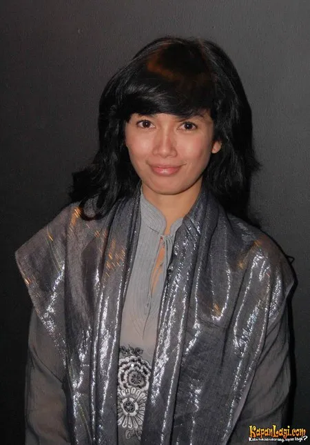 Foto Ussy Sulistiawaty