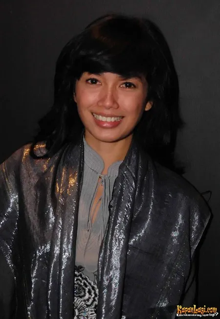 Foto Ussy Sulistiawaty