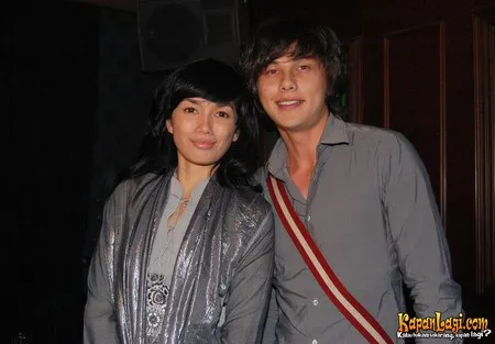 Foto Ussy Sulistiawaty