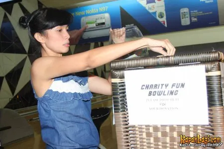 Foto Ussy Sulistiawaty