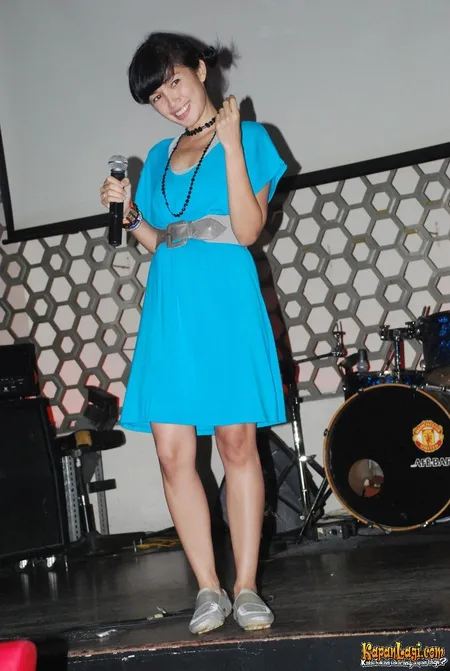 Foto Ussy Sulistiawaty