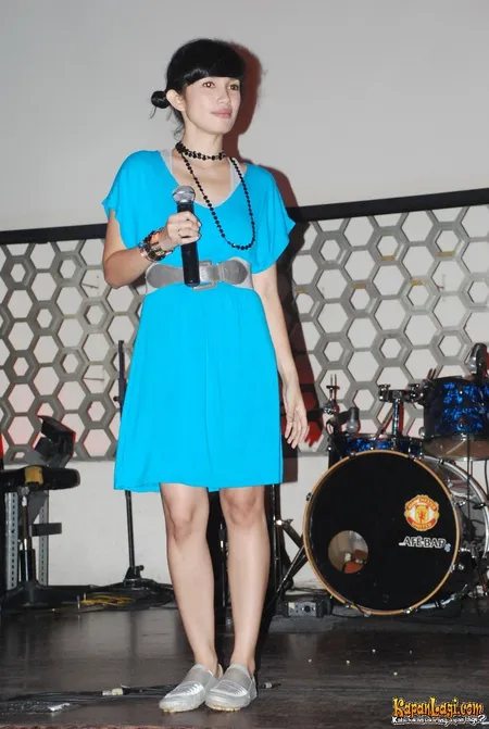 Foto Ussy Sulistiawaty