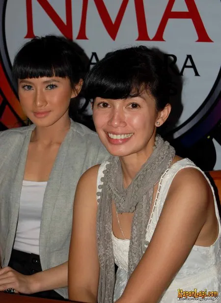 Foto Ussy Sulistiawaty