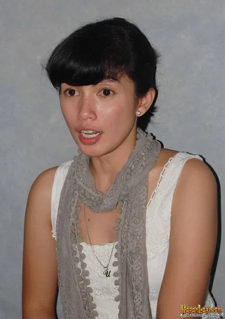 Foto Ussy Sulistiawaty