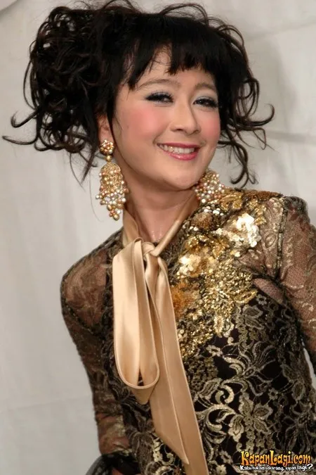 Foto Uut Permatasari