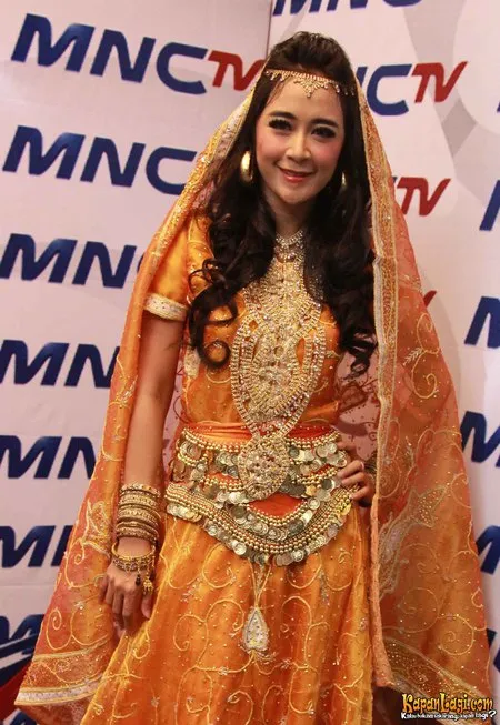 Foto Uut Permatasari