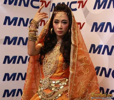 Foto Uut Permatasari