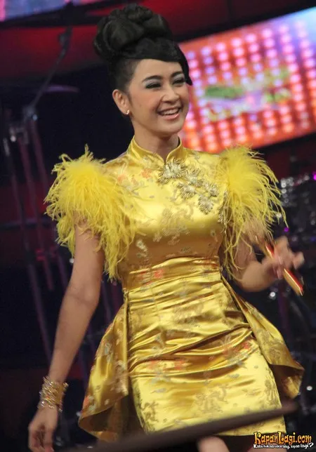 Foto Uut Permatasari