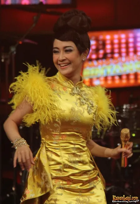 Foto Uut Permatasari