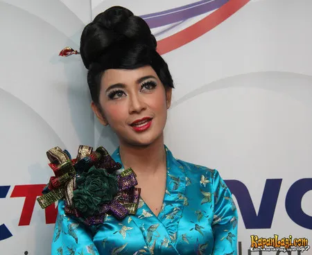 Foto Uut Permatasari