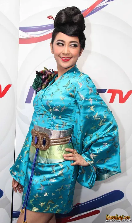 Foto Uut Permatasari